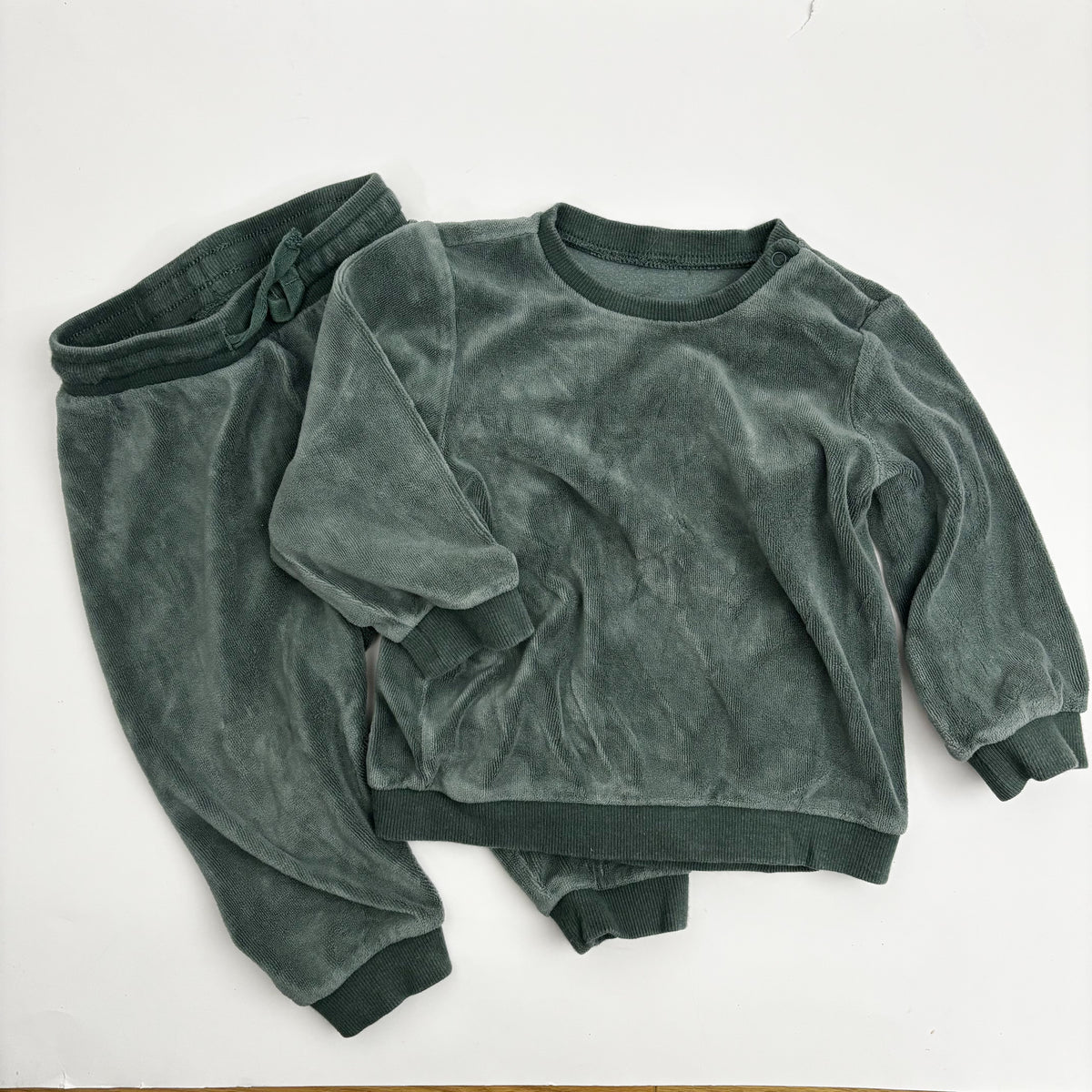 Green Velour Set (9-12M)