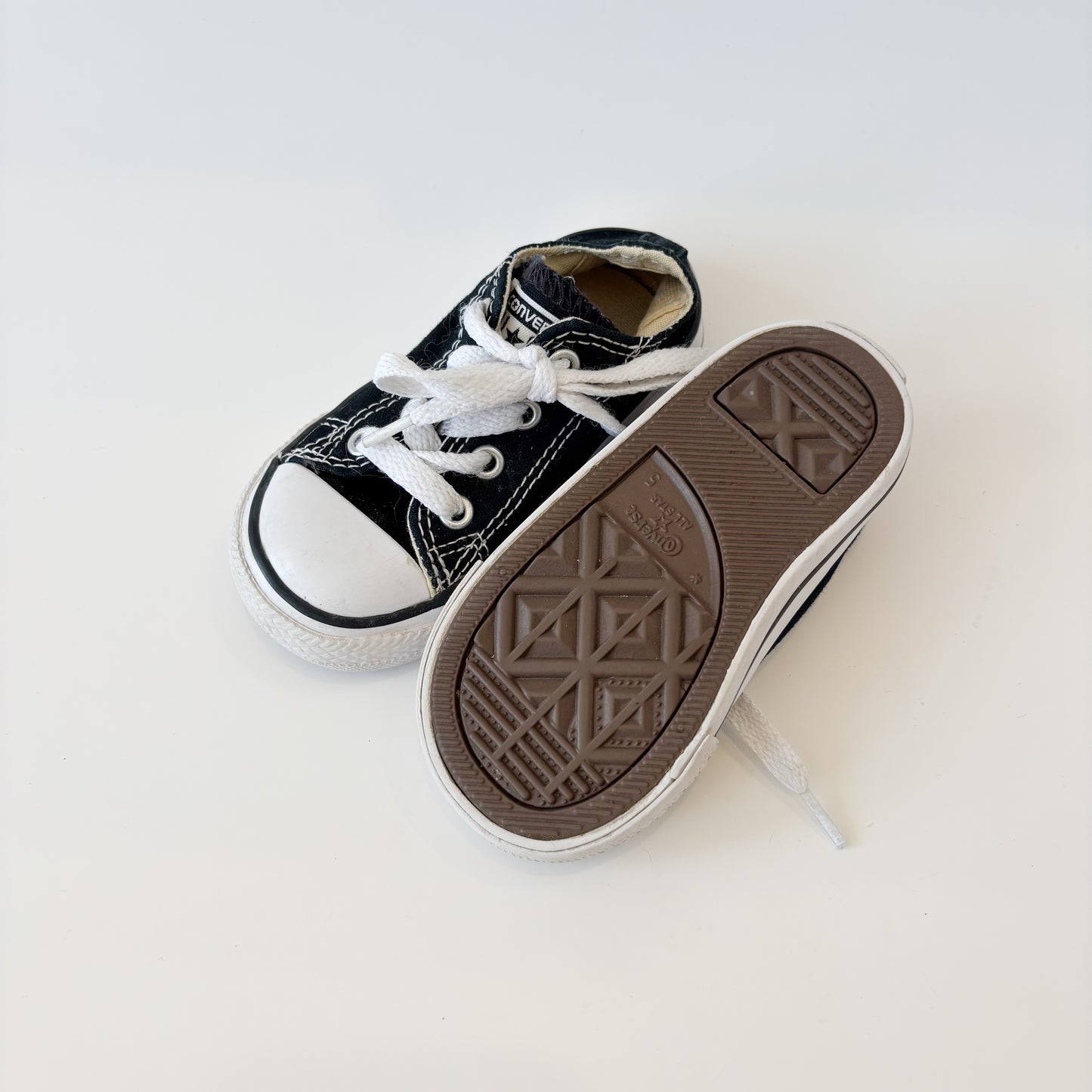 Black Sneakers (5C)