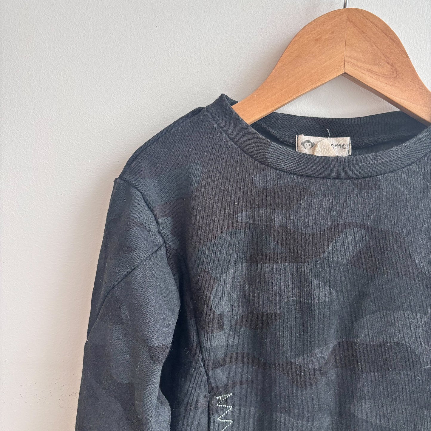 Black Camo Sweatshirt (3T)