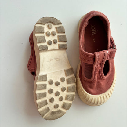 Canvas Mary Janes (23/7C)
