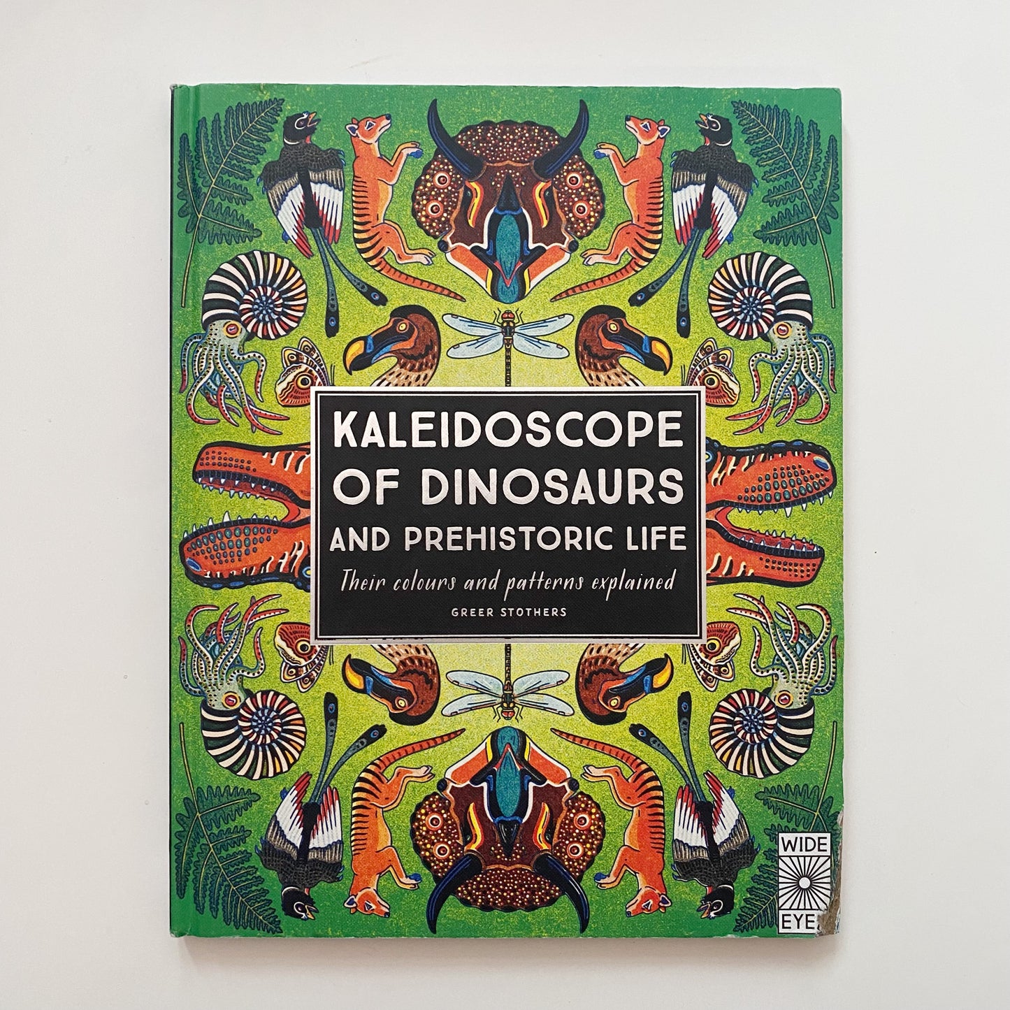 Kaleidoscope of Dinosaurs and Prehistoric Life