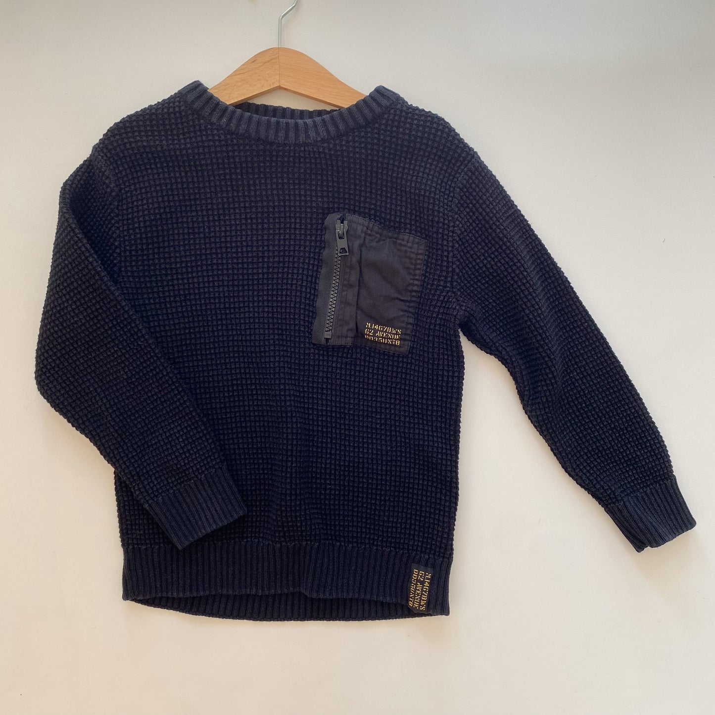 Black Sweater w/ Pocket (5T/6Y)