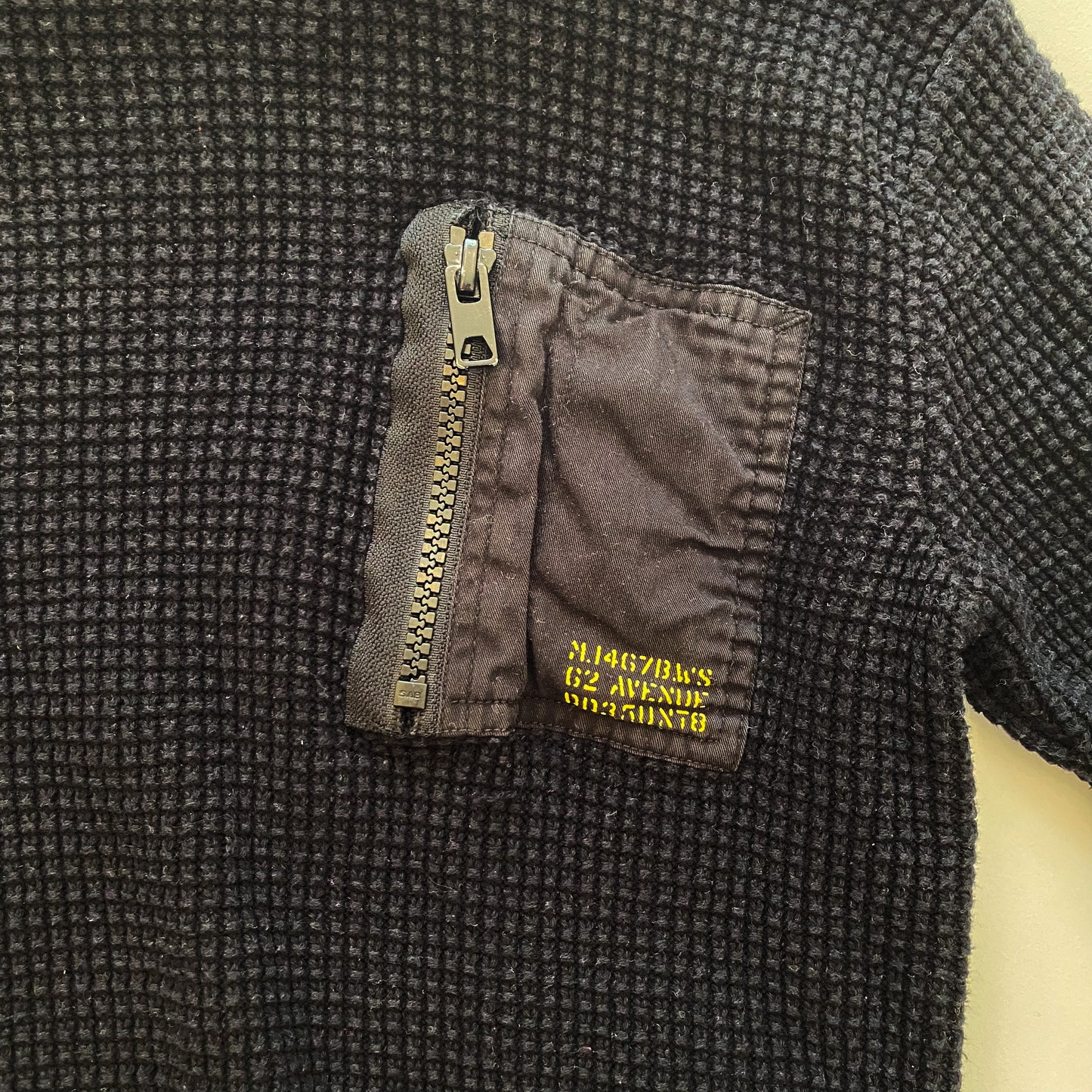 Black Sweater w/ Pocket (5T/6Y)