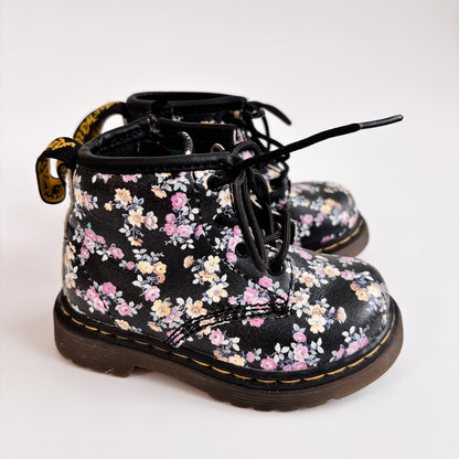 Floral Zippered Boots (5C)