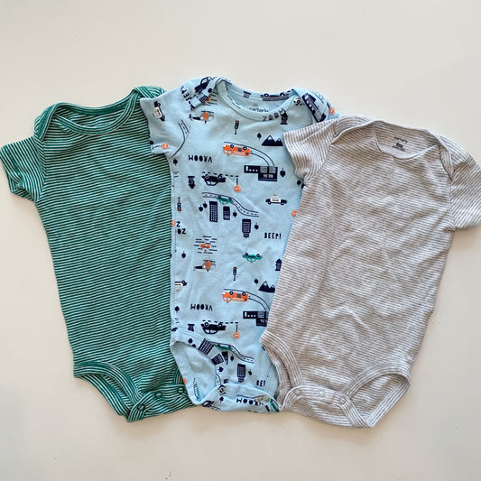 3 x Bodysuits (6-9M)