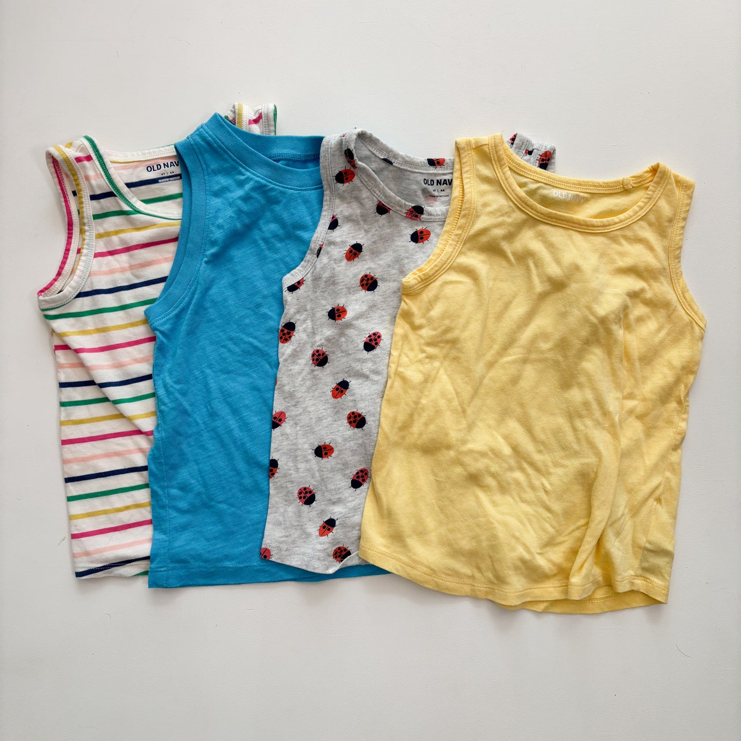 4 x Basic Tank Tops (4T)