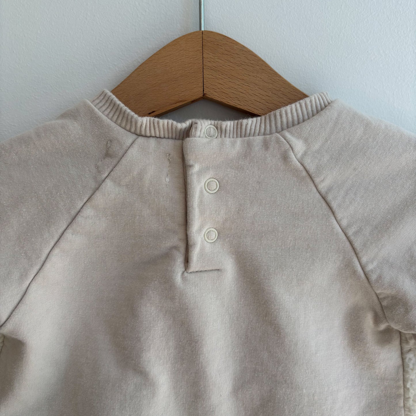 Fuzzy Cream Pocket Sweatshirt (12M)